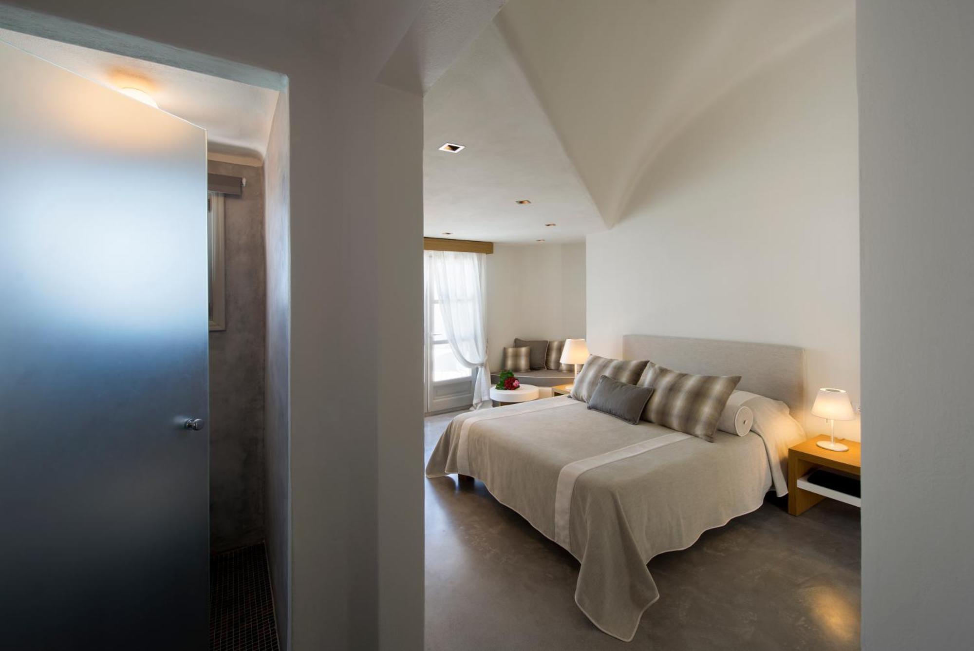 Deluxe Double Room with Caldera and Sunset view